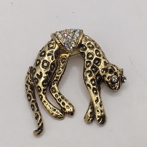Vintage Jewelry - Vintage Gold Tone Lazy Leopard Rhinestone Articulated Brooch